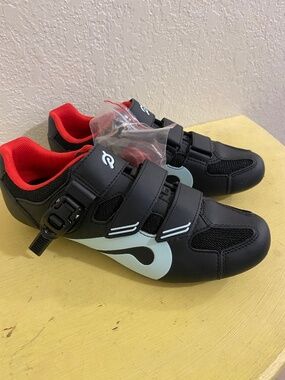 Peloton  Size 42 Women’s Black Cycling Shoes